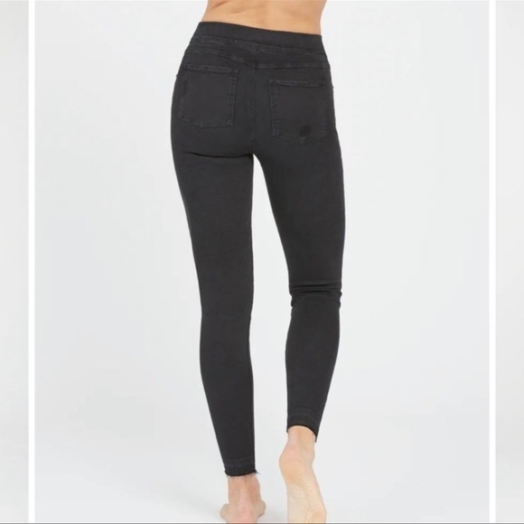 SPANX Vintage Black Distressed Ankle Skinny Jeans Size S NWT - Picture 2 of 11